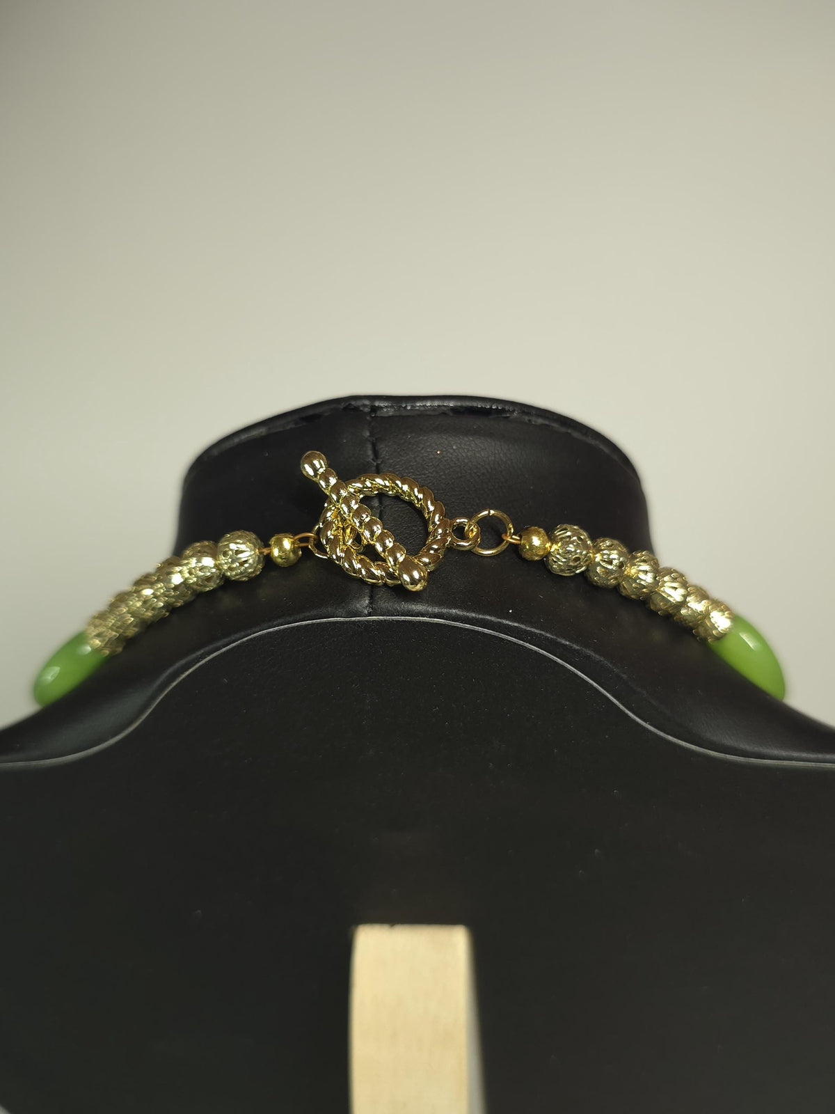 Green Oval Bead Necklace